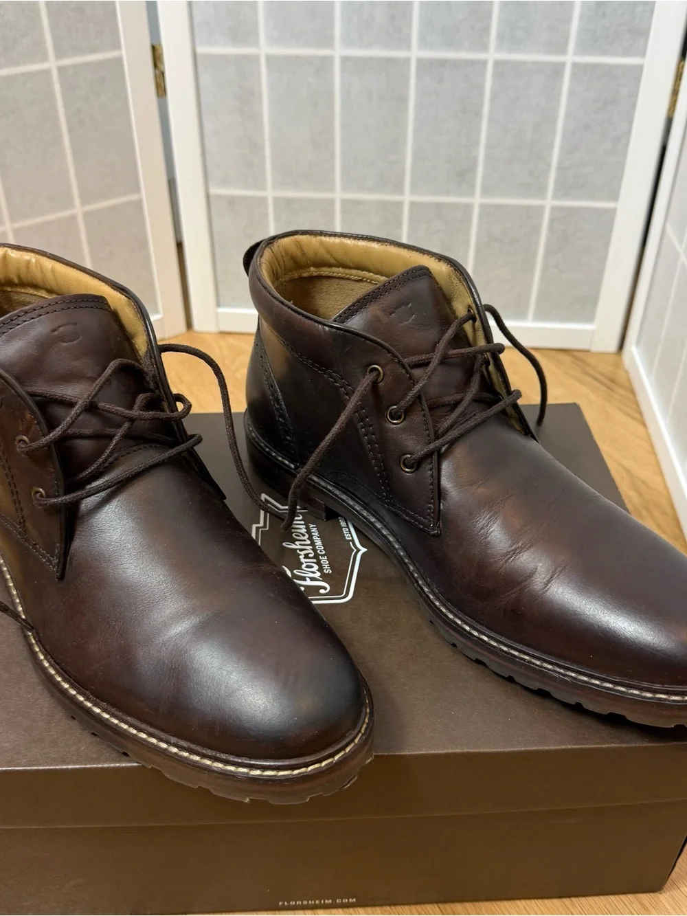 Florsheim Men's Brown Leather Chukka Boots Size 10.5